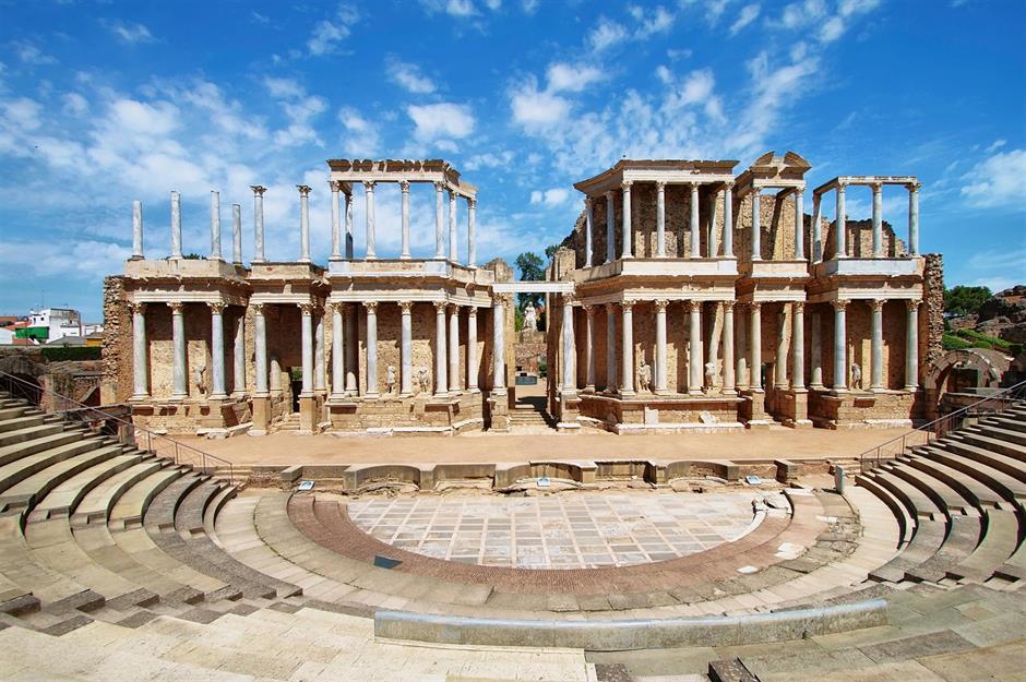 Необъятная Римская империя: ее руины можно встретить в Испании, Англии и даже в Крыму (фото)