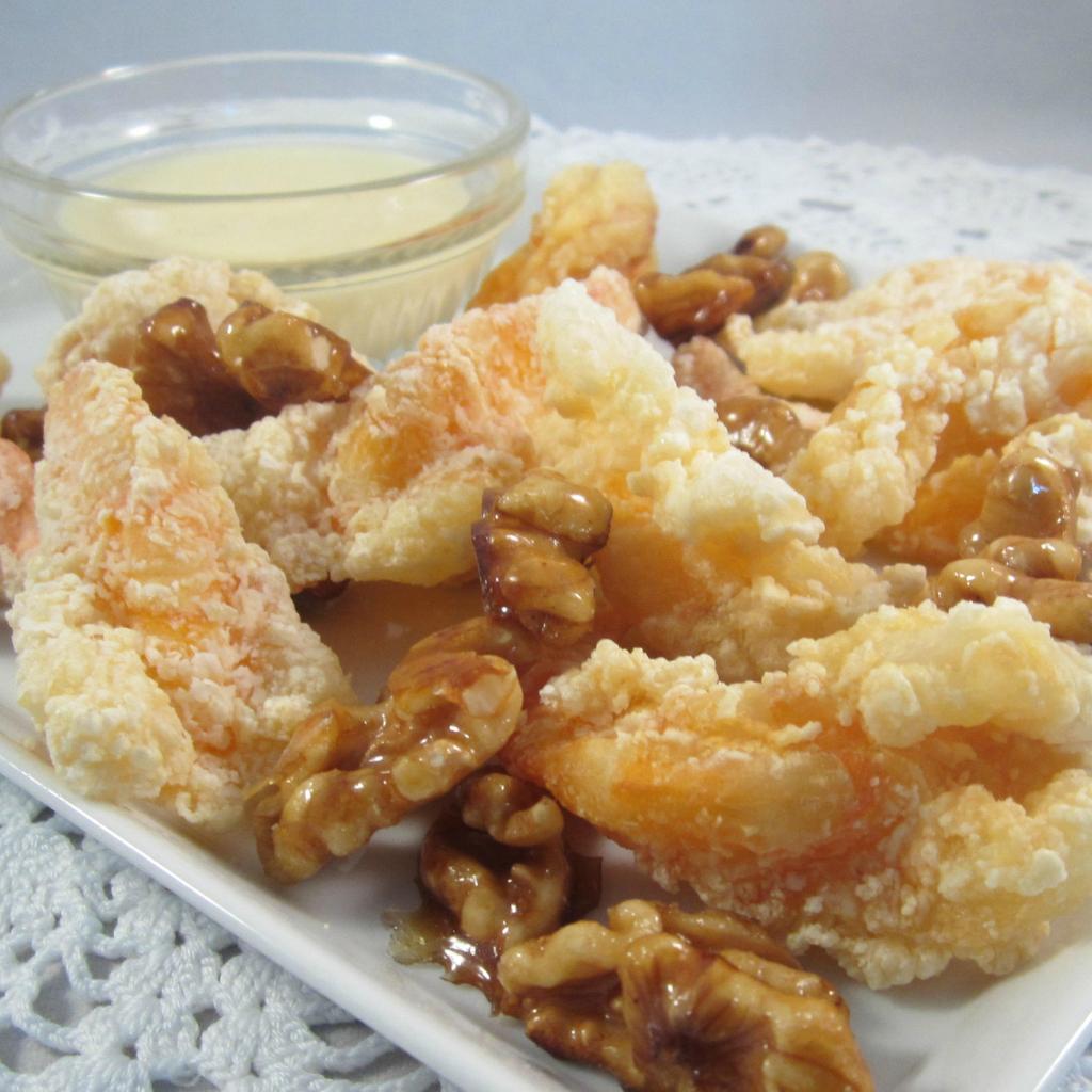 Китайский рецепт на ужин: креветки в сливочном соусе с грецким орехом (рецепт)
