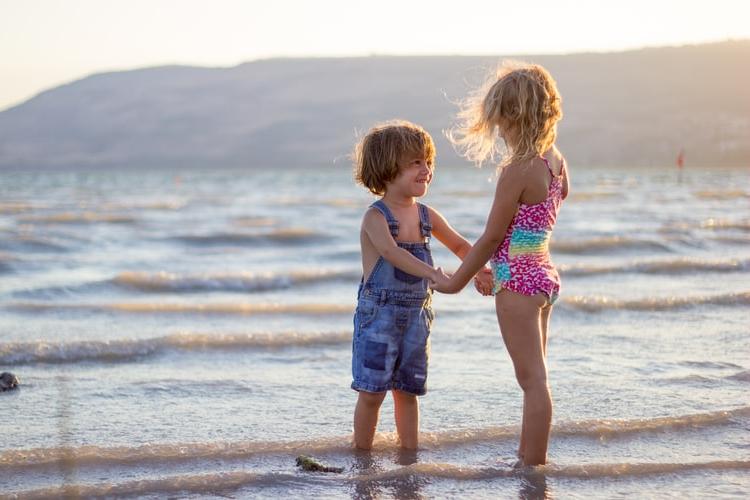 Летние каникулы: 5 способов развить ментальную и физическую силу детей во время отдыха