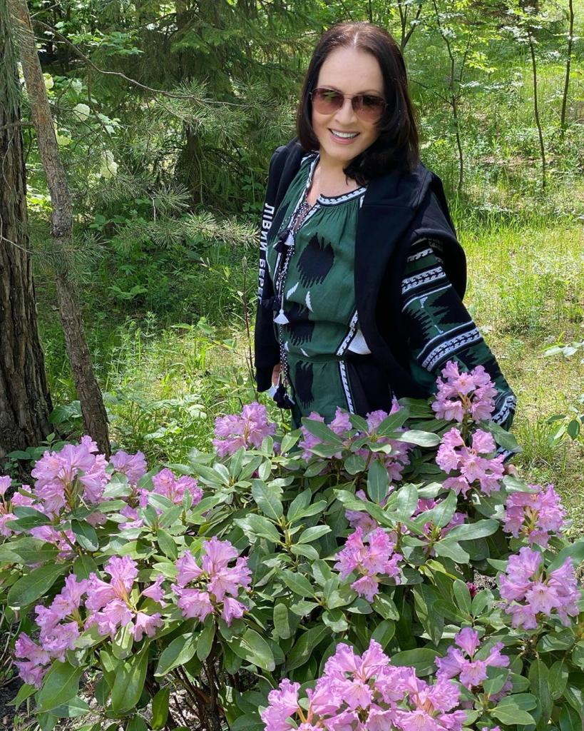 София Ротару показала свой роскошный особняк в селе Пятихатки под Киевом
