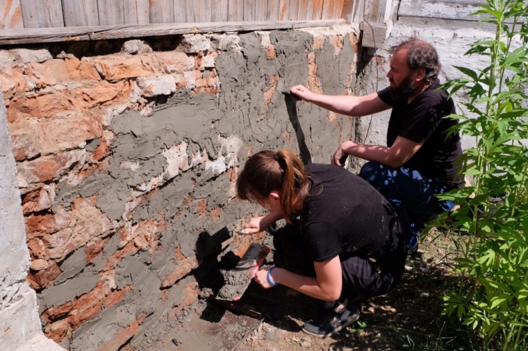 Архитектурные жемчужины Омской области: волонтеры помогают восстанавливать старинные деревянные храмы (фото)