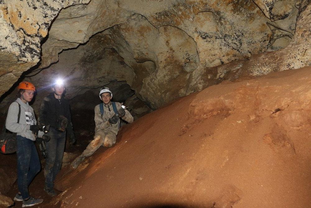 Пещера чудес: в Крыму вскрыли свод пещеры 