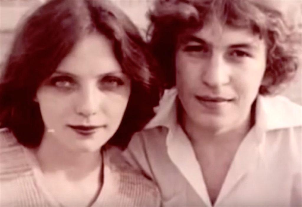 Как сложилась жизнь Ларисы Савицкой, выжившей в авиакатастрофе 1981 года: стала мамой, участвует в съемках фильма 