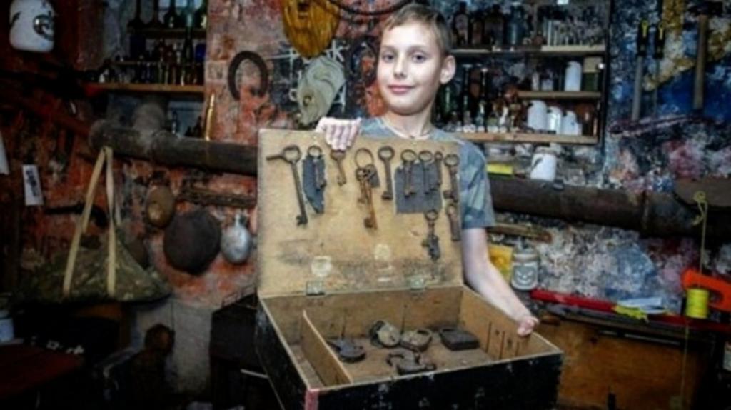 Школьник из Калининграда открыл свой музей ВОВ: деньги за вход тратит на новые экспонаты