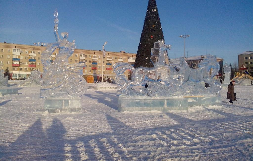 Ледяная сказка: за 100 дней до Нового года уральские города определяются с выбором темы для ледовых городков