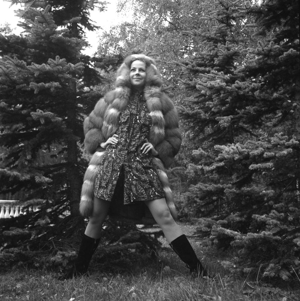 Что носили советские девушки осенью: обзор осенней моды в СССР в 60-х годах