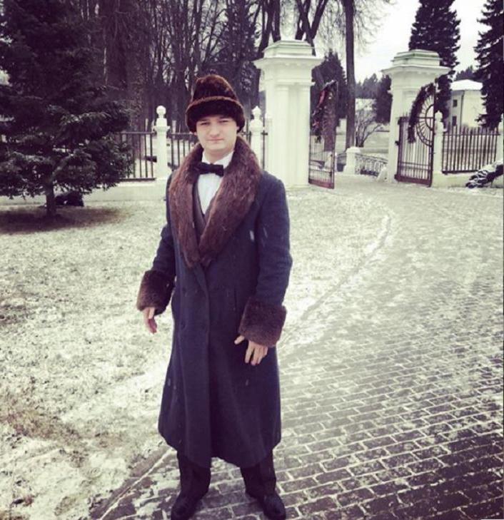Как выглядит сын Сергея Пускепалиса: он обладает незаурядной внешностью (фото)