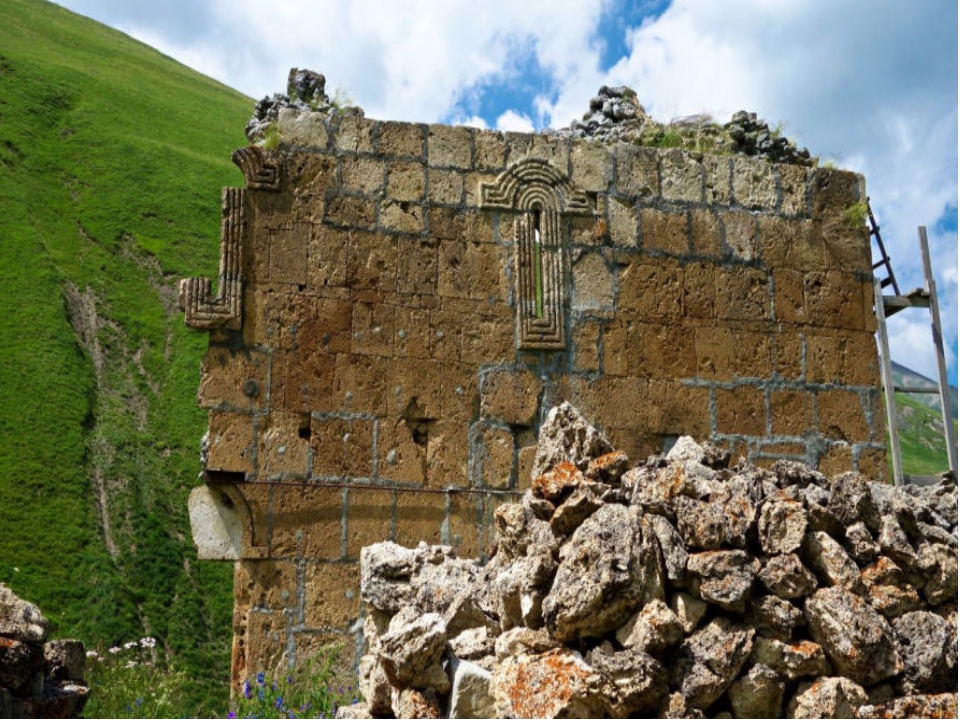 В Северной Осетии начались работы по реконструкции средневекового селения и нескольких древних храмов