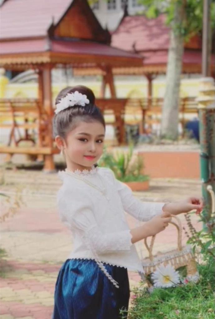 Маленькую победительницу конкурса красоты в Таиланде нельзя узнать без косметики