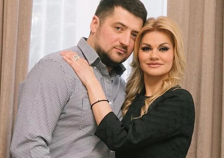 Ирина Круг развелась с третьим мужем, бизнесменом Сергеем Белоусовым, но не рассказала о том, свободно ли ее сердце сейчас