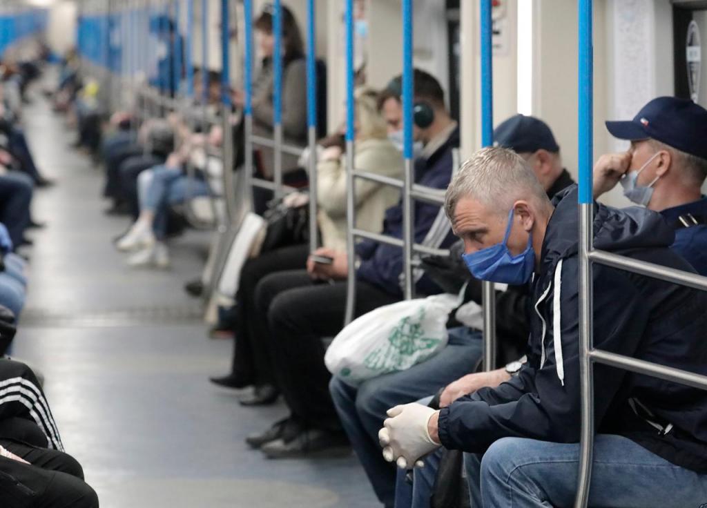 Нарушение режима - штраф 4 тысячи: метро Санкт-Петербурга переходит в режим повышенной готовности в связи с коронавирусом