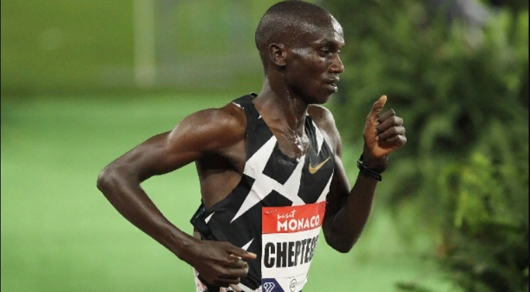 Легкоатлет из Уганды только что установил третий мировой рекорд в течение 2020 года. Знакомьтесь: чемпион мира по бегу на длинные дистанции Джошуа Чептегеи