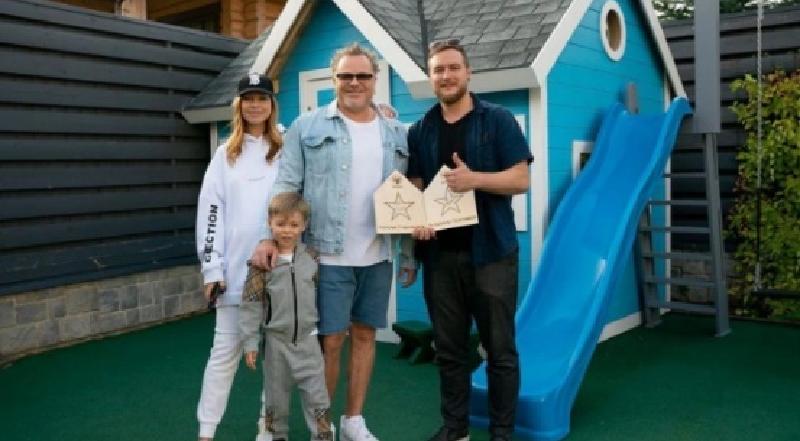 Наталья Подольская и Владимир Пресняков решили сделать сюрприз сыну: свой мини-домик во дворе