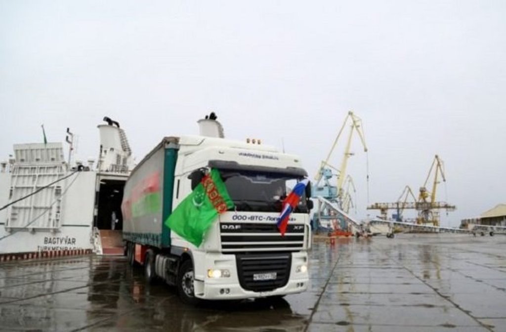 Гуманитарный груз из Туркмении: пока это единственная страна из государств Центральной Азии, которая предоставила России гуманитарную помощь во время пандемии