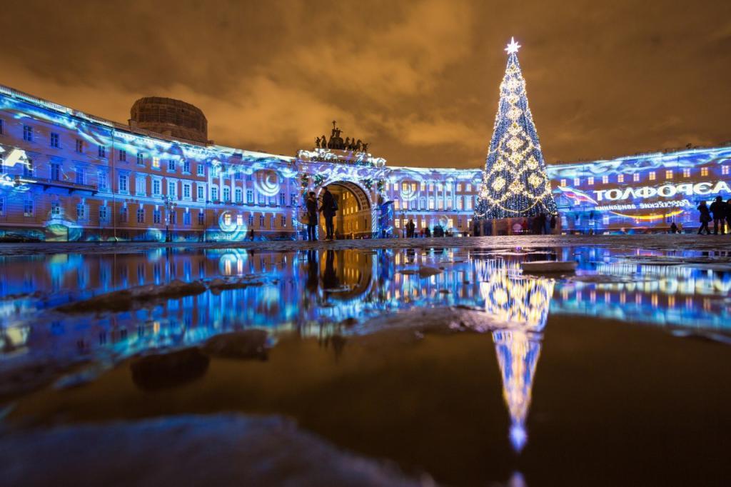 Многие туристы с удовольствием отметили День народного единства в Санкт-Петербурге. А вот на Новый год лететь на берега Невы передумали