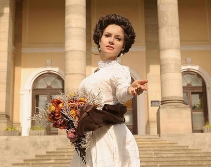 Мила Поворознюк из Винницы последние 2 года носит исключительно винтажные наряды в стиле XIX века, которые шьет сама: фото