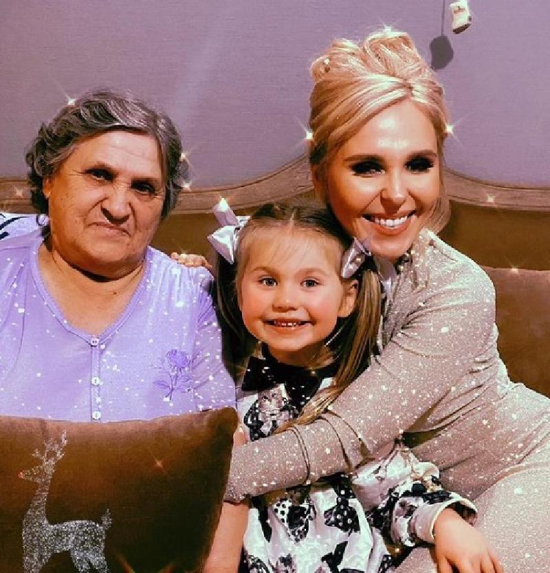 Пелагея умилила фанатов новыми фото с четырехлетней дочкой