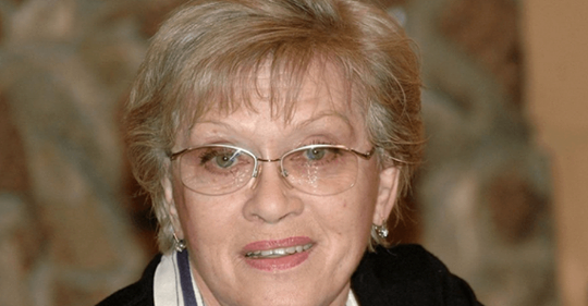 Неелова выложила фото с 86 летней Фрейндлих: морщинки и возрастная пигментация