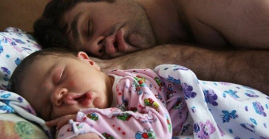 Несколько фотографий, которые доказывают, что отцовство — самое крутое и ответственное занятие мужчины