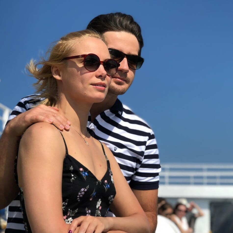 Беременная 38 летняя актриса Татьяна Арнтгольц опубликовала фото с мужем