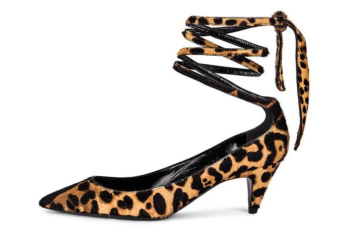 Kitten heels, или очень маленький каблук,   модный тренд 2021 года: с чем его носить и на какие модели стоит обратить внимание