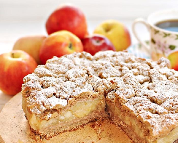 Песочный яблочный пирог с орехами и крошкой: для яркости всегда добавляю в начинку гвоздику