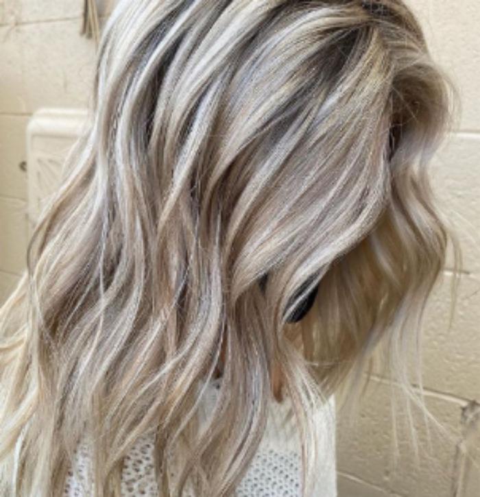 Кокосовый блонд   весенний тренд в окрашивании волос: кому подходит этот цвет и как за ним ухаживать