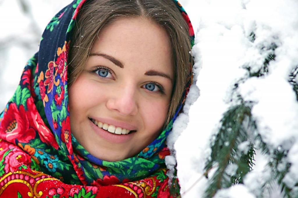 Хозяйственные и ухаживают за собой: 3 привычки русских девушек, которые нравятся иностранцам
