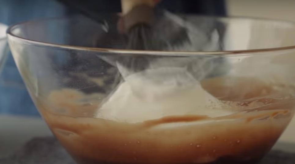 Кофейный кекс с начинкой из нежного крема: готовим лакомство на радость всем гостям