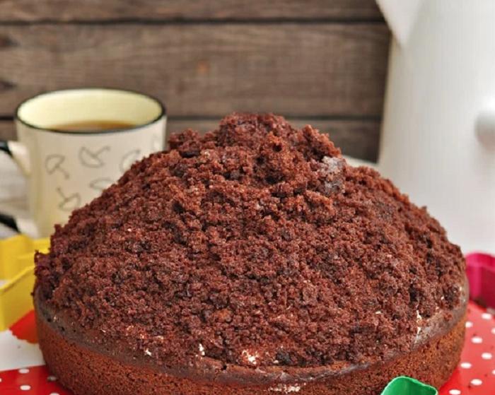 Красивый шоколадный тортик с бананами  Кротовый холмик    простой и вкусный десерт для любого детского праздника