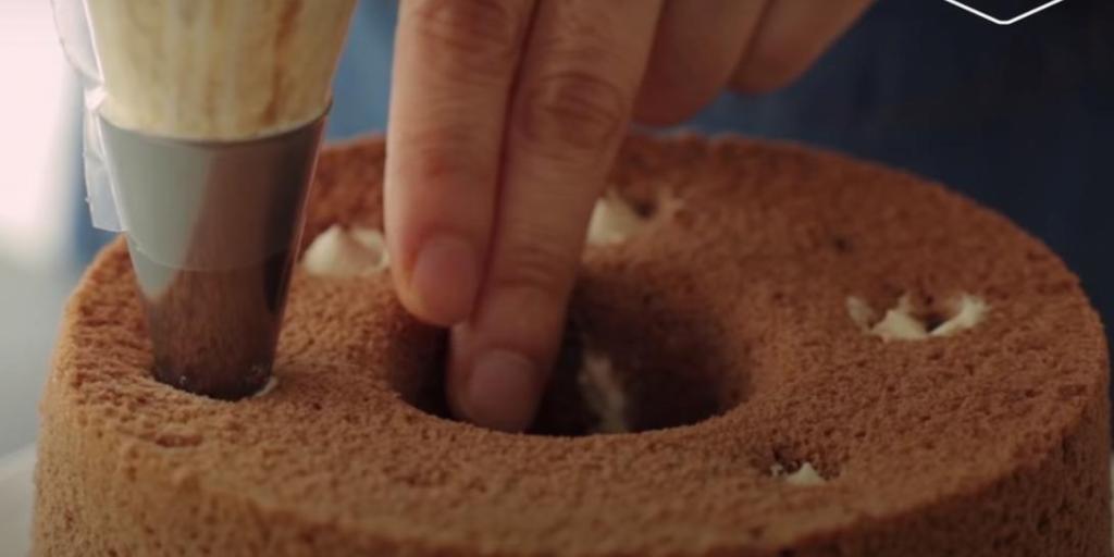 Кофейный кекс с начинкой из нежного крема: готовим лакомство на радость всем гостям