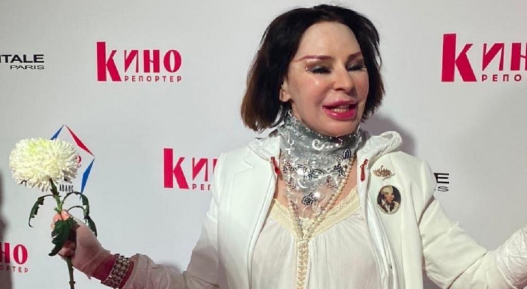 Жанну Агузарову не узнать в новом образе: эпатажная певица впервые за долгое время вышла в свет