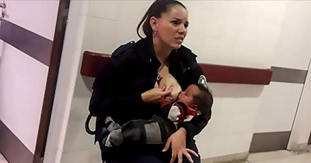 Женщина полицейский кормит брошенного малыша грудью, потому что сотрудники больницы слишком заняты своими делами
