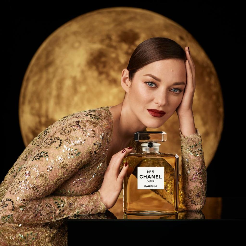 Пятого мая исполняется 100 лет самому известному в мире парфюму 
