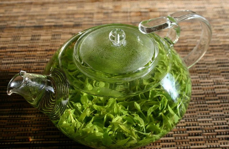 Зеленый чай, одуванчик, алоэ вера и еще 5 натуральных решений для роста и объема волос