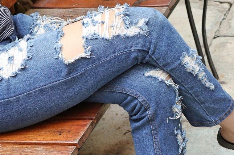Мода на рваные джинсы пришла не просто так: история ее скрывается за войной