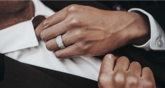 Обручальные кольца для мужчин – Что может быть необычное