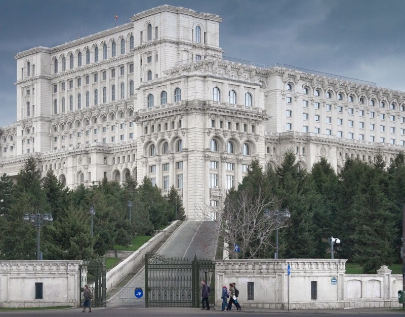 Дворец диктатора Чаушеску   гигант в Бухаресте