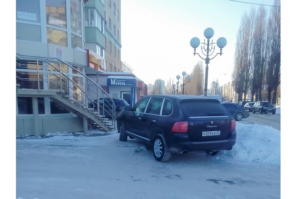 16 летней белгородке угрожают за публикацию снимка с неправильно припаркованным авто