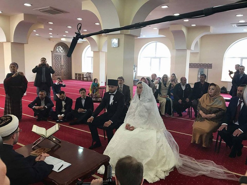 По мусульманскому обряду: свежие фото со свадьбы Джамалы взбудоражили Сеть.