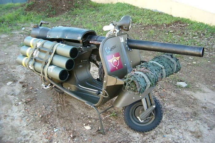 Bazooka Vespa   мотороллер, который мог уничтожать танки