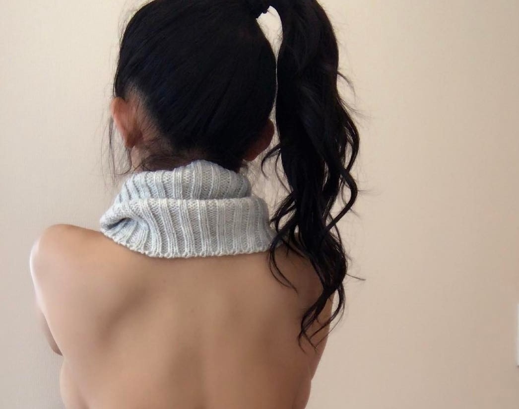 21 летняя модель с «аниме телом» завоевывает подписчиков при помощи одного свитера