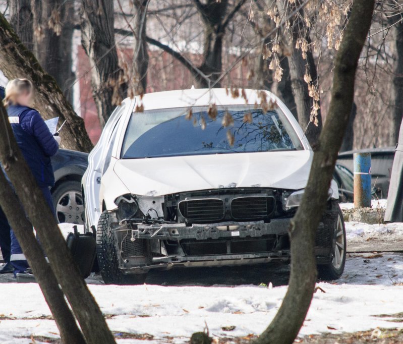 В Москве злоумышленники ночью разобрали припаркованный BMW