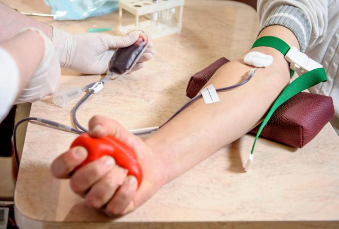 Британские ученые создали искусственную кровь, пригодную для массового использования
