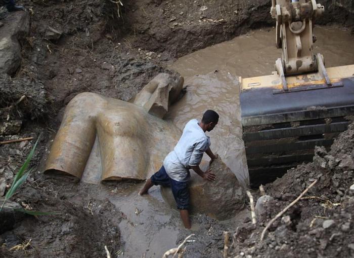 Как оказалось, обнаруженная в Каире гигантская статуя не имеет отношения к Рамзесу II