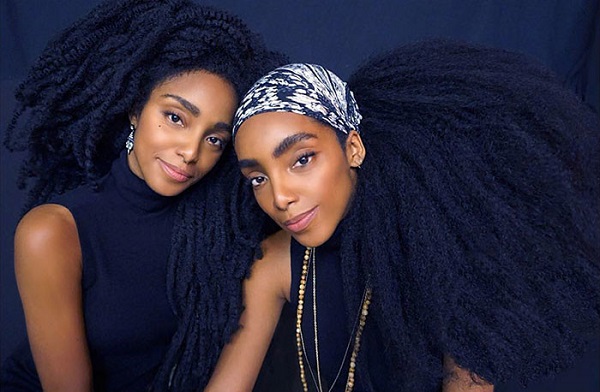 Эти близняшки ломают стереотип о том, что афро прическа — это некрасиво. 